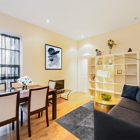Pollen Street, Three-Bedroom Flat London Exterior photo