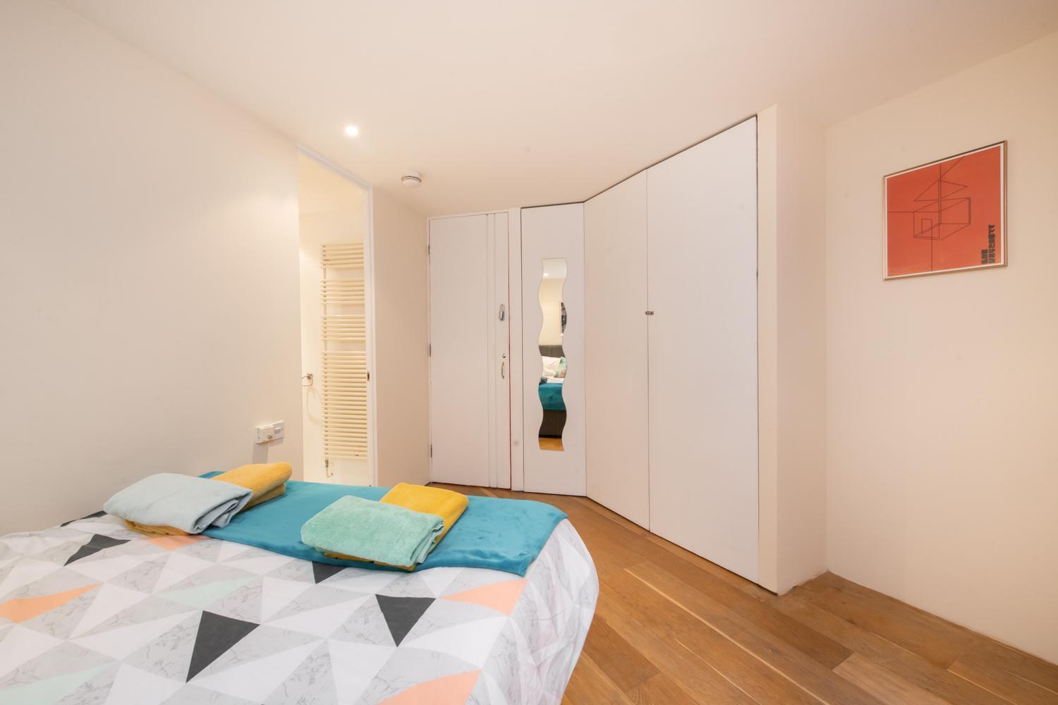 Pollen Street, Three-Bedroom Flat London Exterior photo